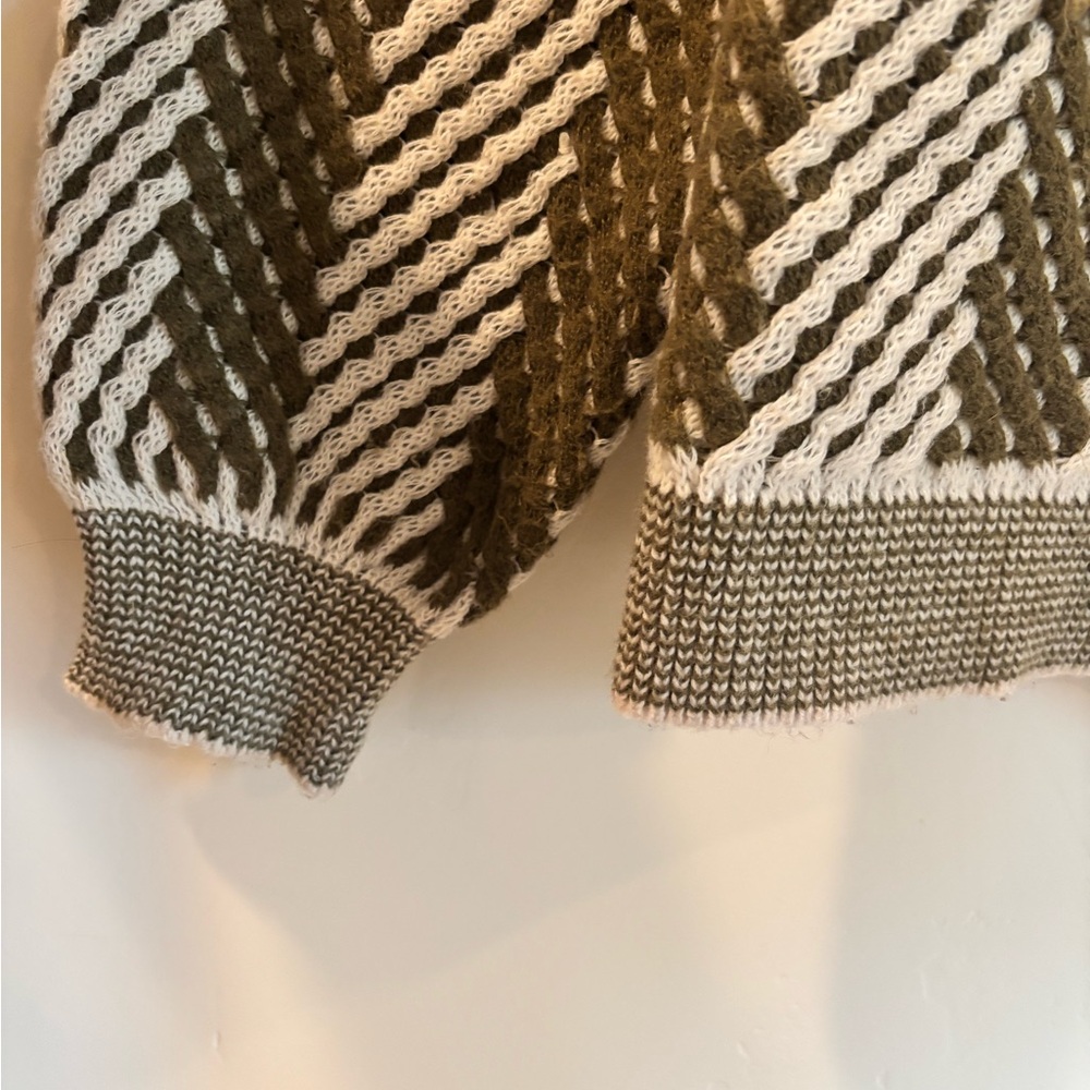 Very J Chevron Knit Sweater olive & Cream Textured Pullover | A7 - Picture 4 of 6